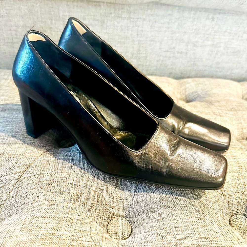 Gucci classic black pumps